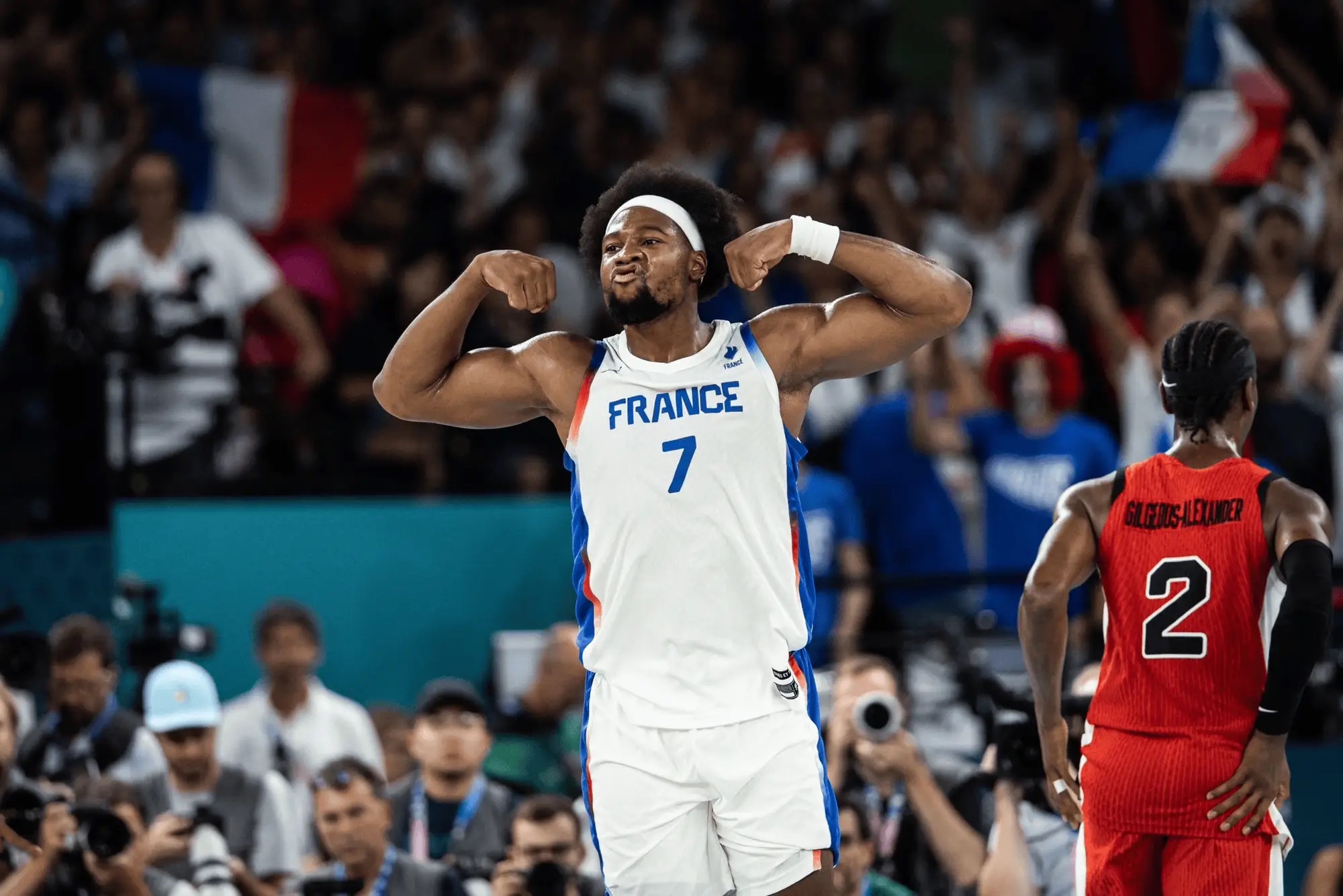 开云-76人队惨败后更衣室爆发冲突，主帅回应，作者为了无法.-开云