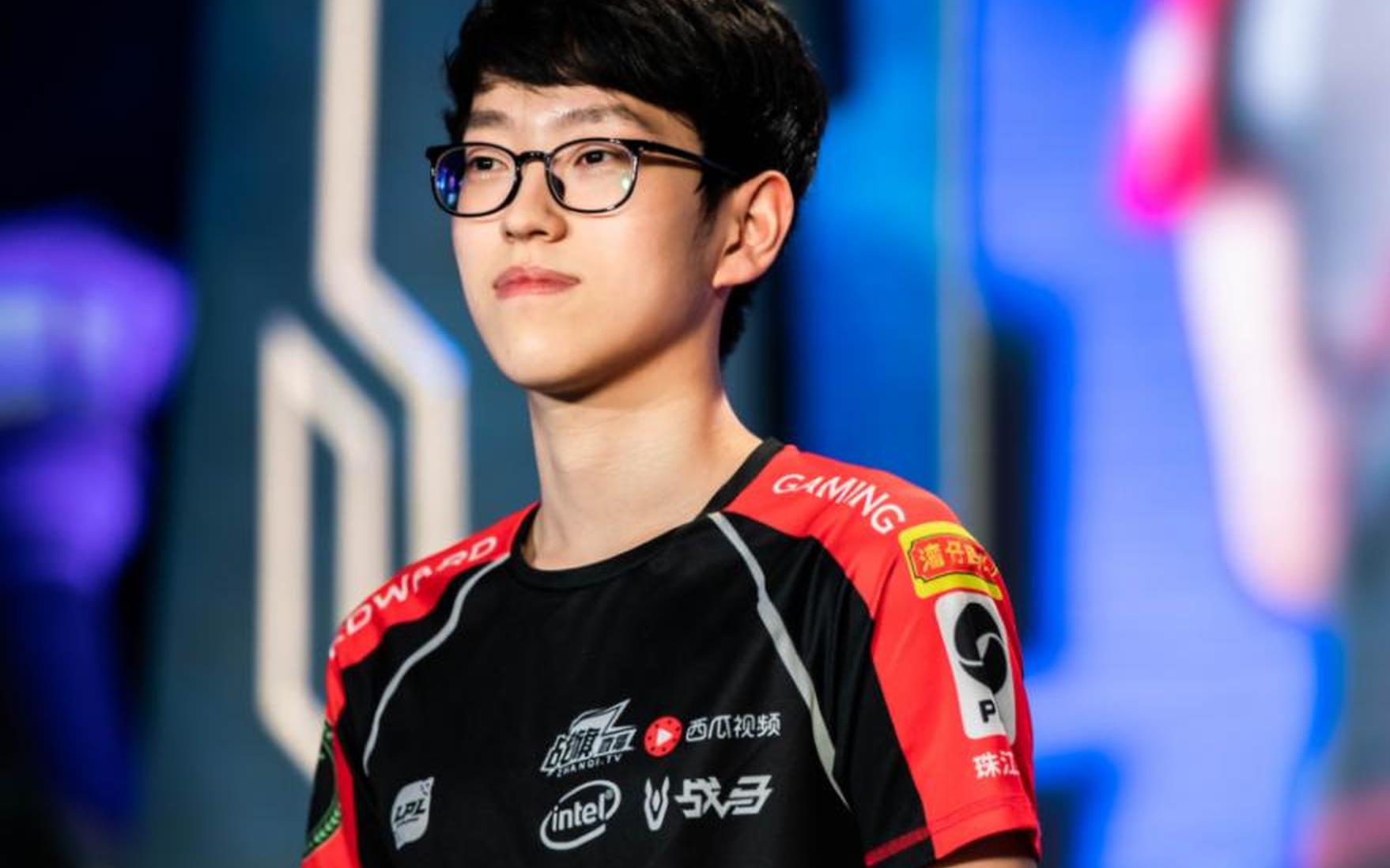 开云中国-包含巴塞罗那不断突破！，Scout连续七场比赛得分超过夺冠观众掌声雷动的词条-开云中国