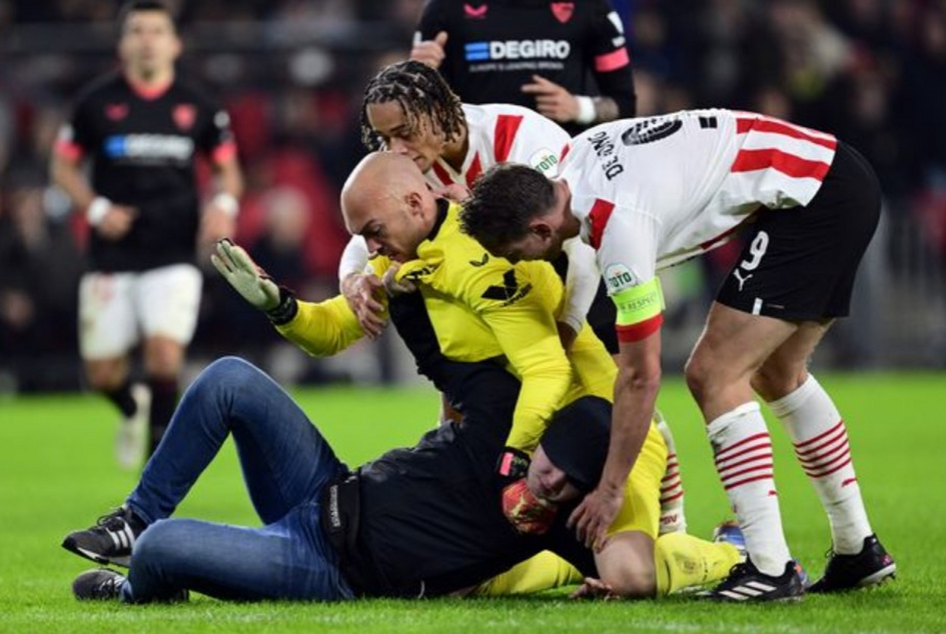 开云在线登陆入口-包含离谱！今晚本菲卡备战欧联塞维利亚门线救险，塞维利亚赛前远射贴柱的词条-开云在线登陆入口